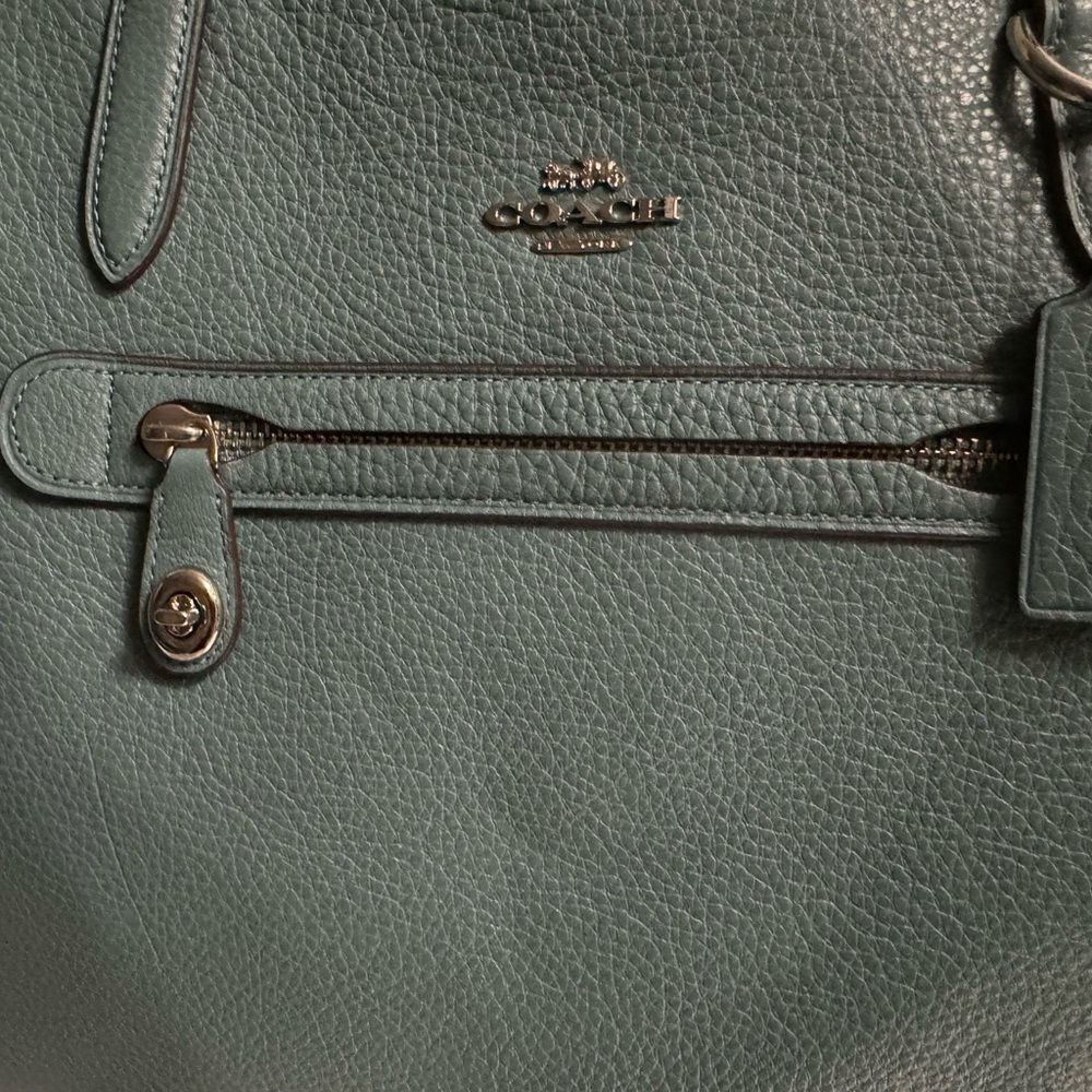 Brand New Coach Pebbled Leather Taylor Tote - SV/Marine - Picture 2 of 9